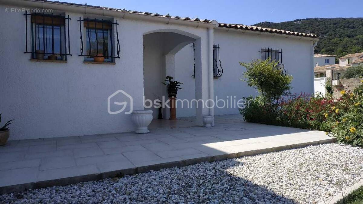 Maison à VAILHAUQUES