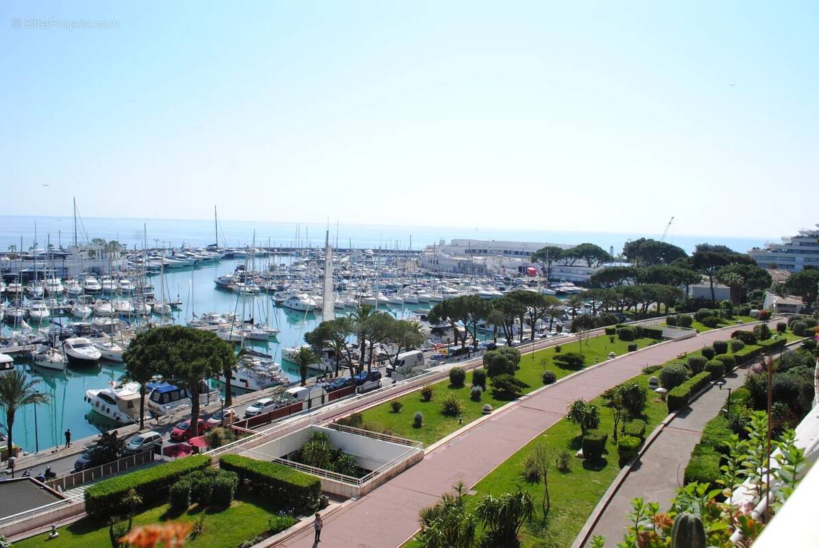 Appartement à VILLENEUVE-LOUBET