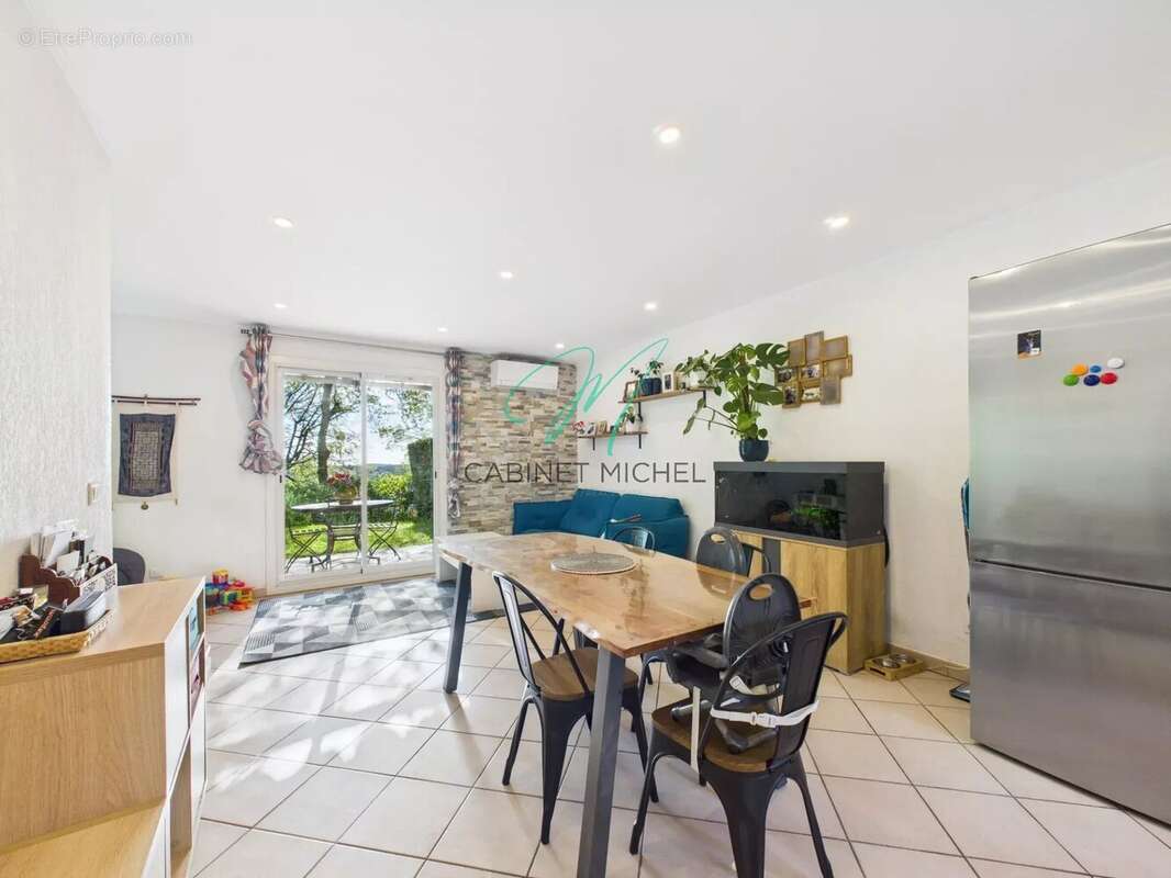 Appartement à LE ROURET