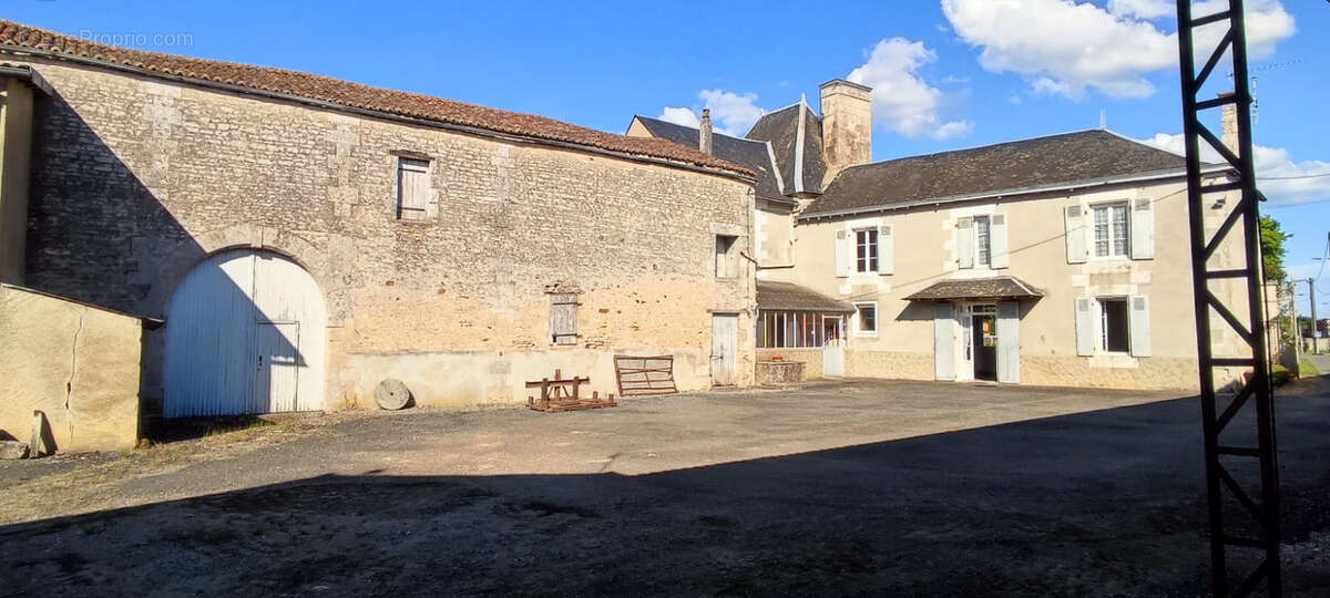 Maison à AVANTON