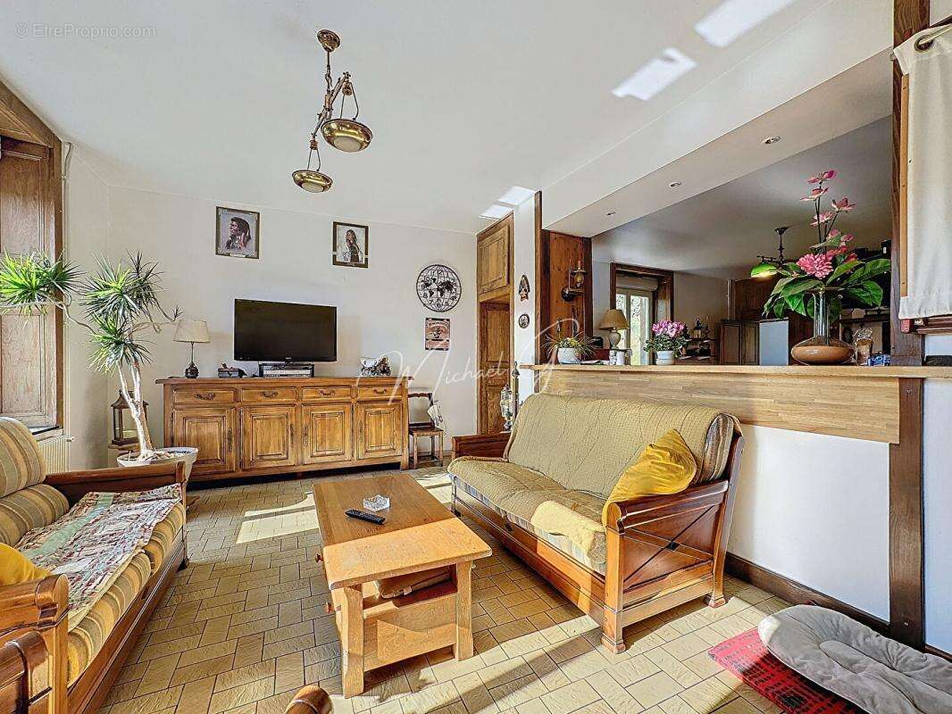 Maison à DOMPAIRE