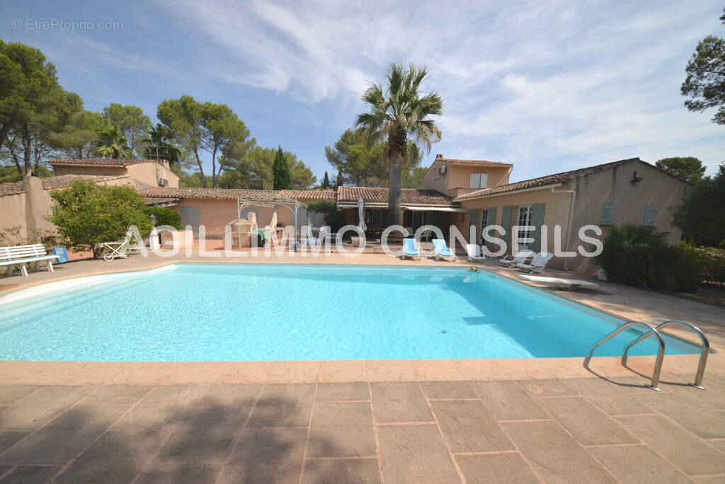 Maison à PUGET-SUR-ARGENS