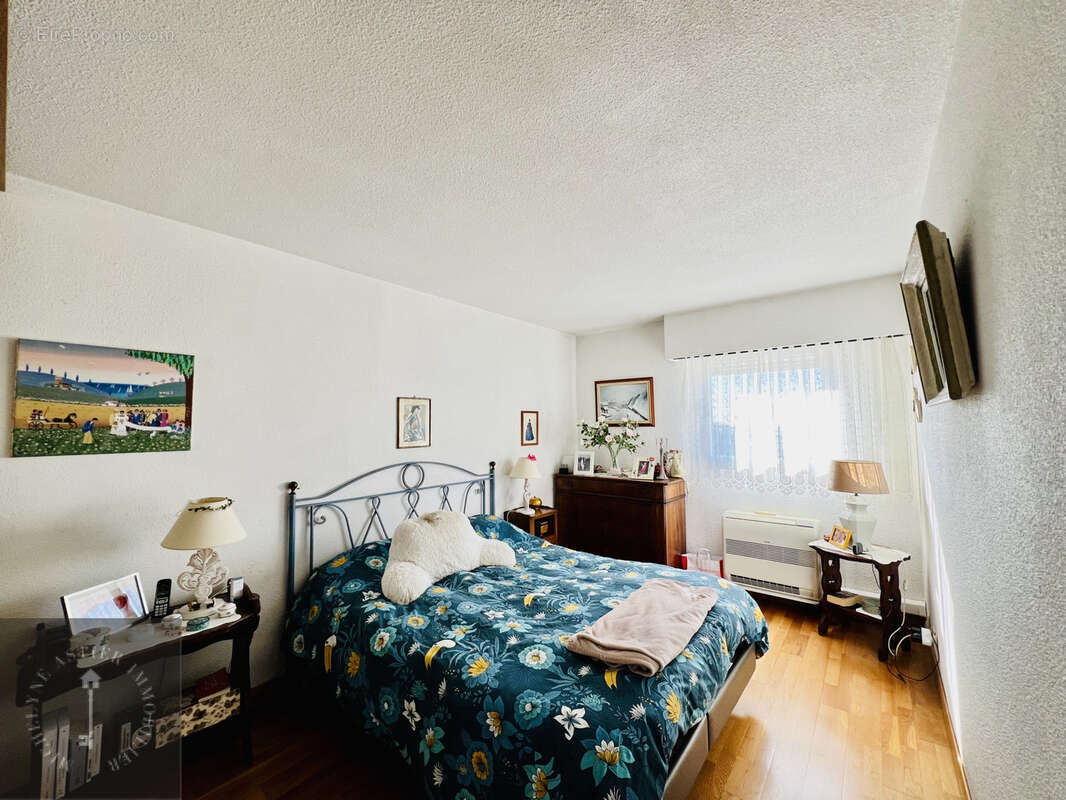 Appartement à SAINT-LAURENT-DU-VAR
