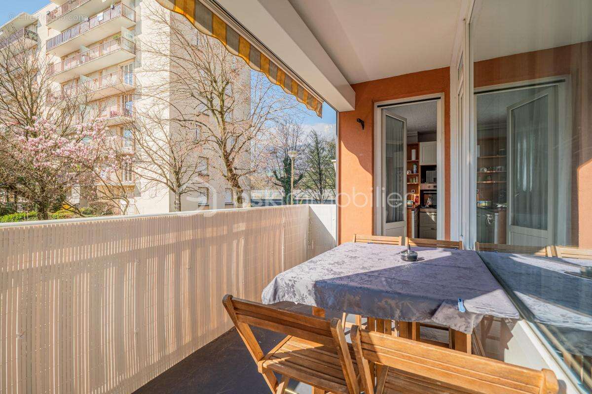 Appartement à LE PONT-DE-CLAIX