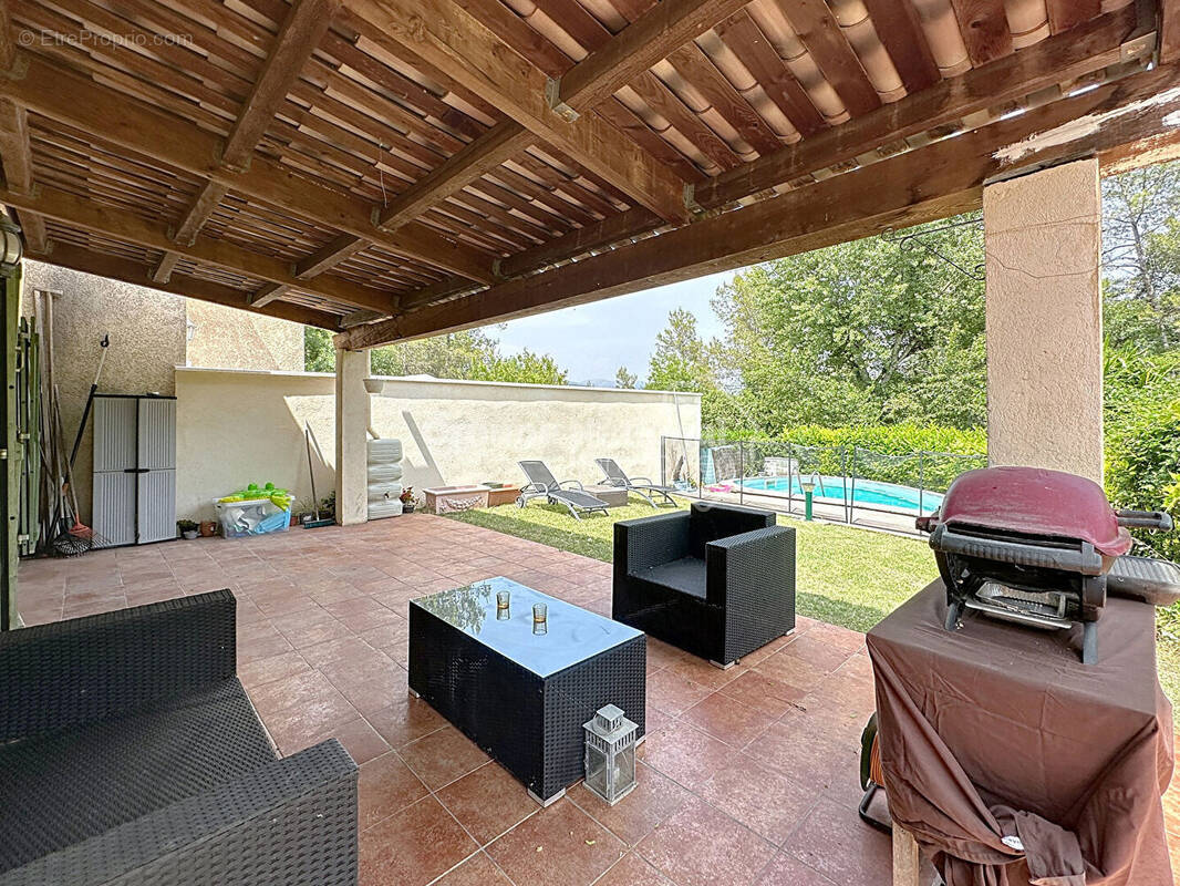 Maison à ROQUEFORT-LES-PINS