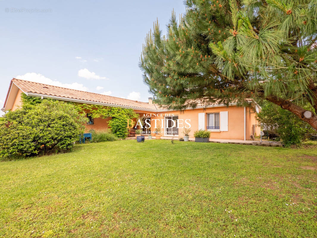 Maison à FRONSAC