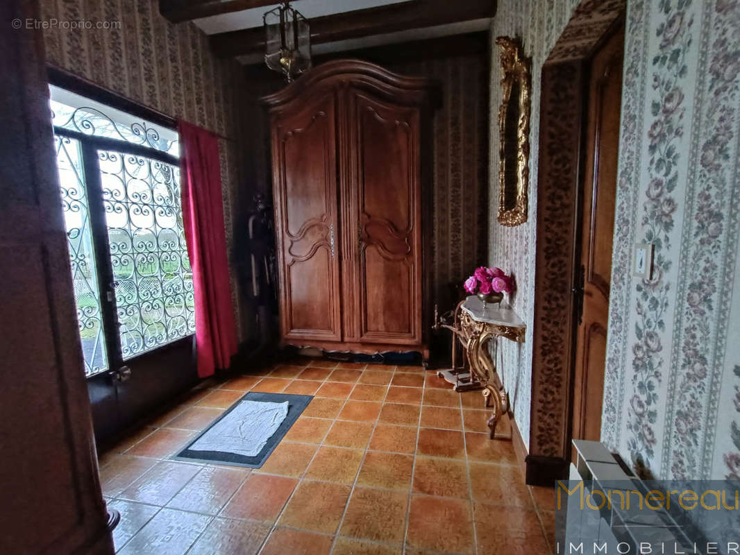 Maison à ROULLET-SAINT-ESTEPHE