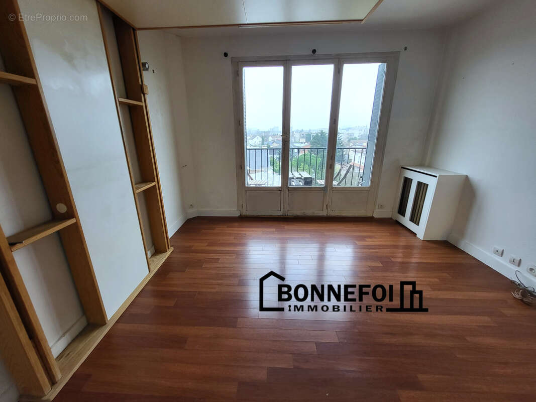 Appartement à SAINT-MAUR-DES-FOSSES