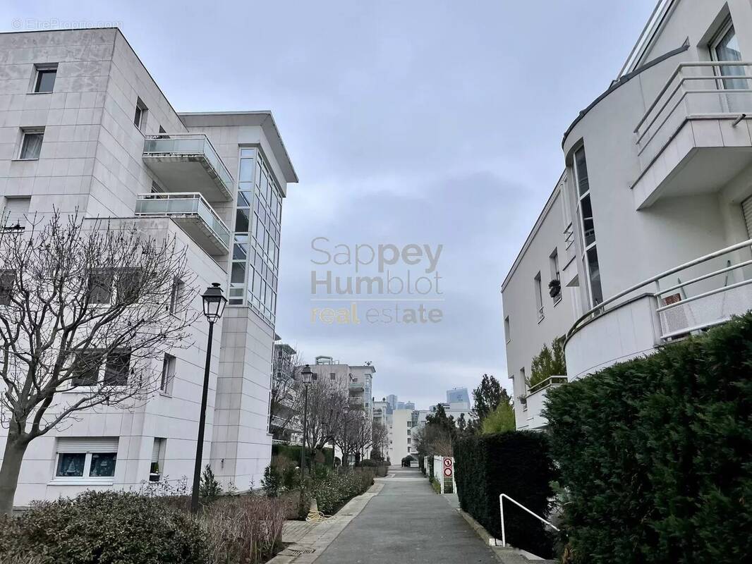 Appartement à SURESNES