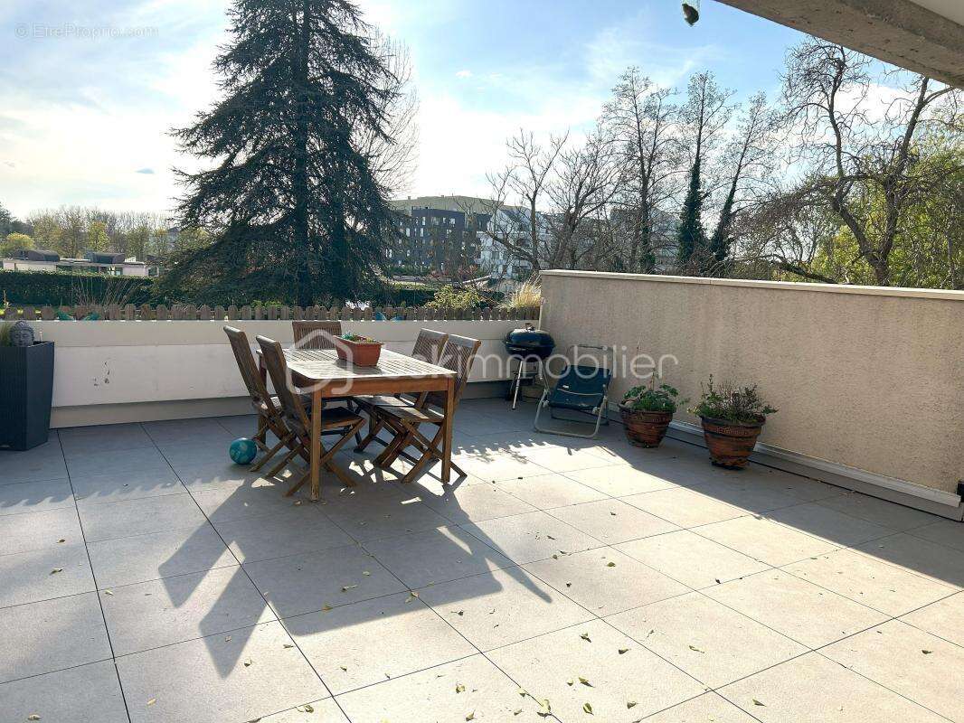 Appartement à SAVIGNY-LE-TEMPLE
