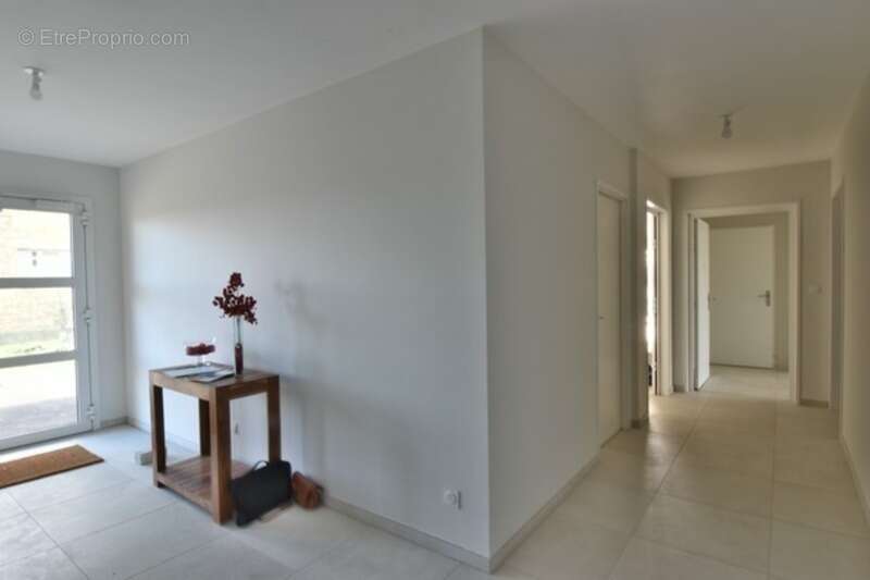 Appartement à OYE-PLAGE