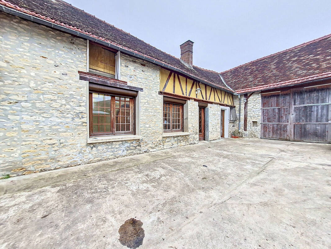 Maison à LES THILLIERS-EN-VEXIN