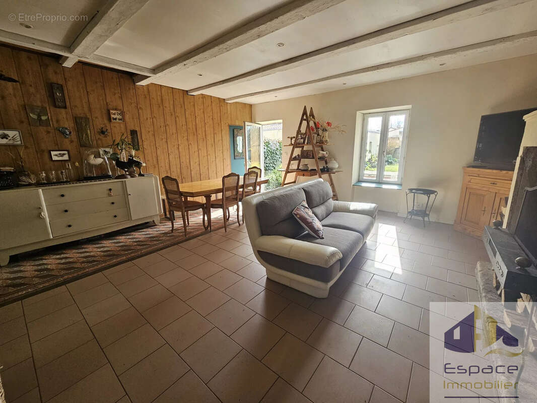 Maison à AIGREFEUILLE-D&#039;AUNIS