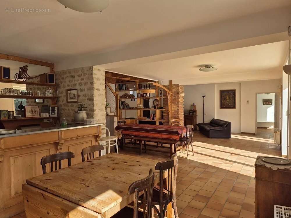 Maison à BELLEGARDE