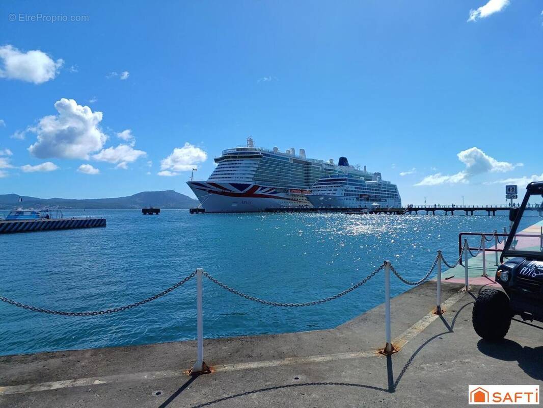Photo 1 - Commerce à FORT-DE-FRANCE