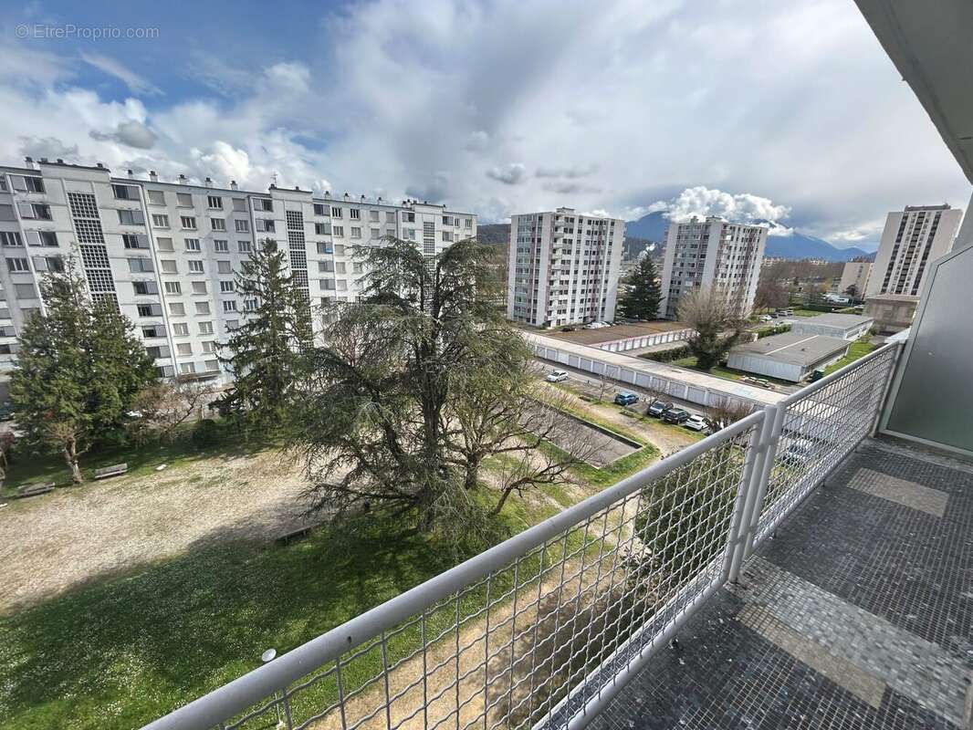 Appartement à LE PONT-DE-CLAIX