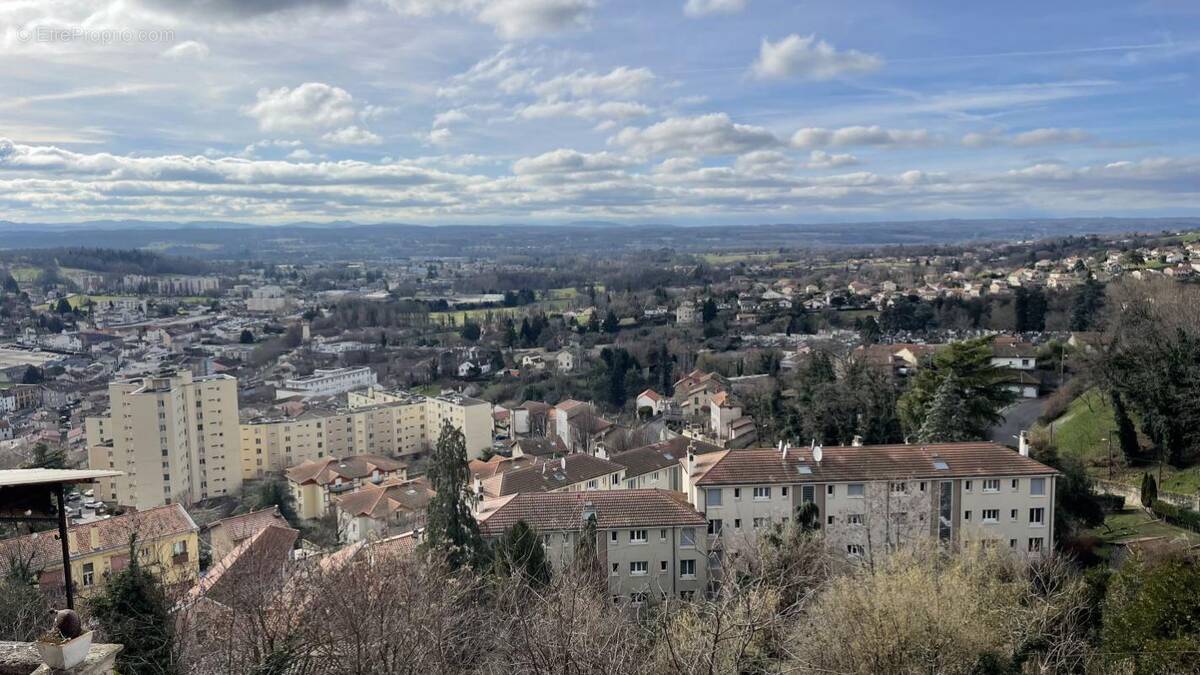 Appartement à THIERS