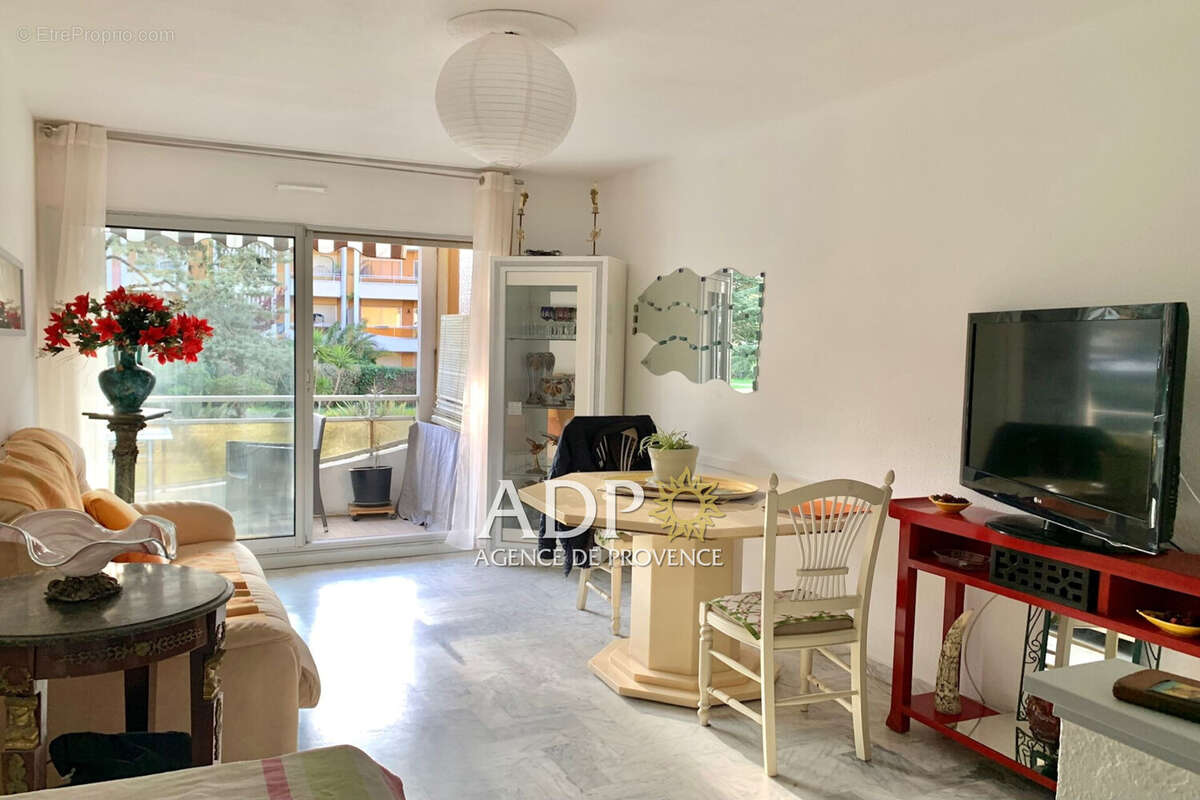 Appartement à MANDELIEU-LA-NAPOULE