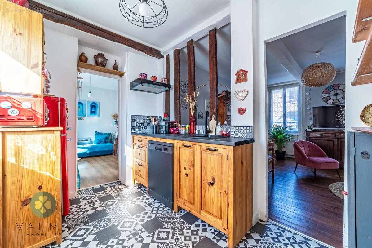 Appartement à LA QUEUE-LES-YVELINES
