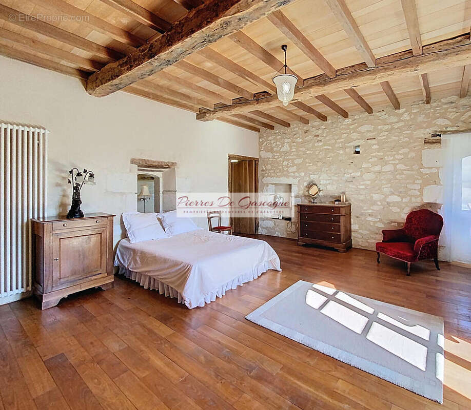 ref26970000282a5f49 - Maison à AUCH