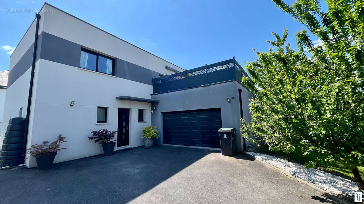 Maison à OISSEL