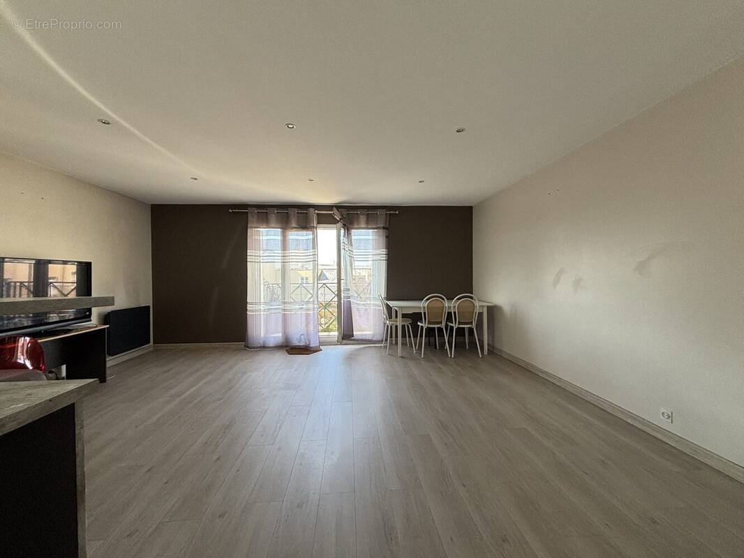 Appartement à MONTIGNY-LE-BRETONNEUX