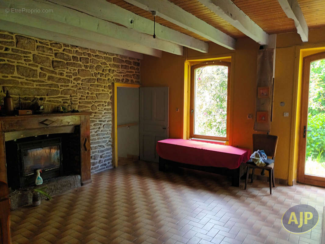 Maison à MOLAC