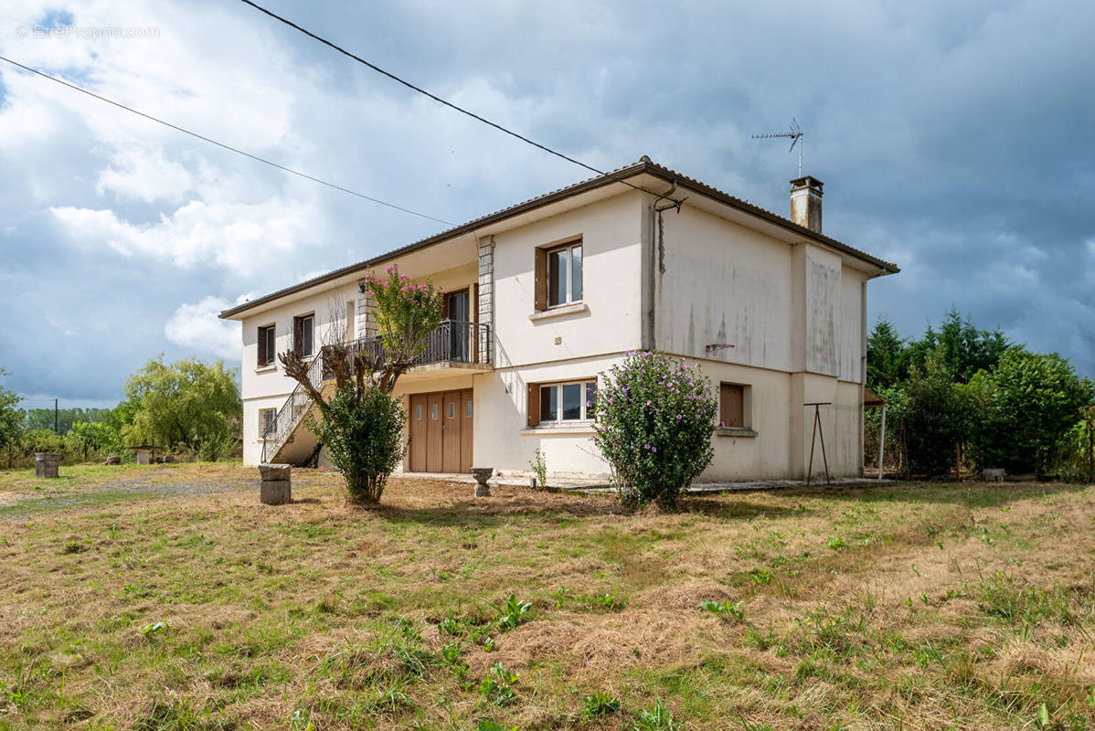 Maison à AMOU
