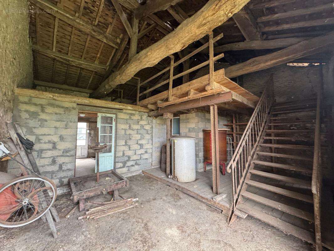 Maison à NEUVIC