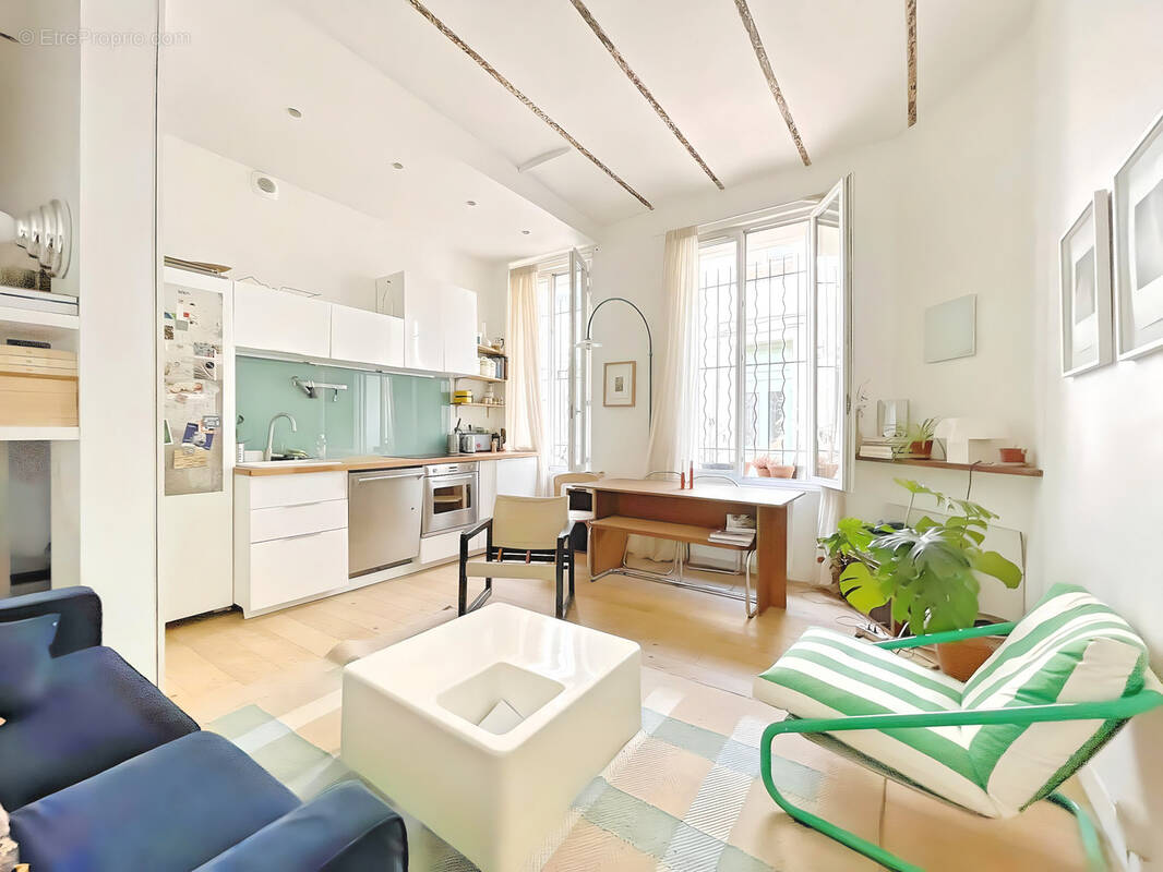 Appartement à PARIS-10E