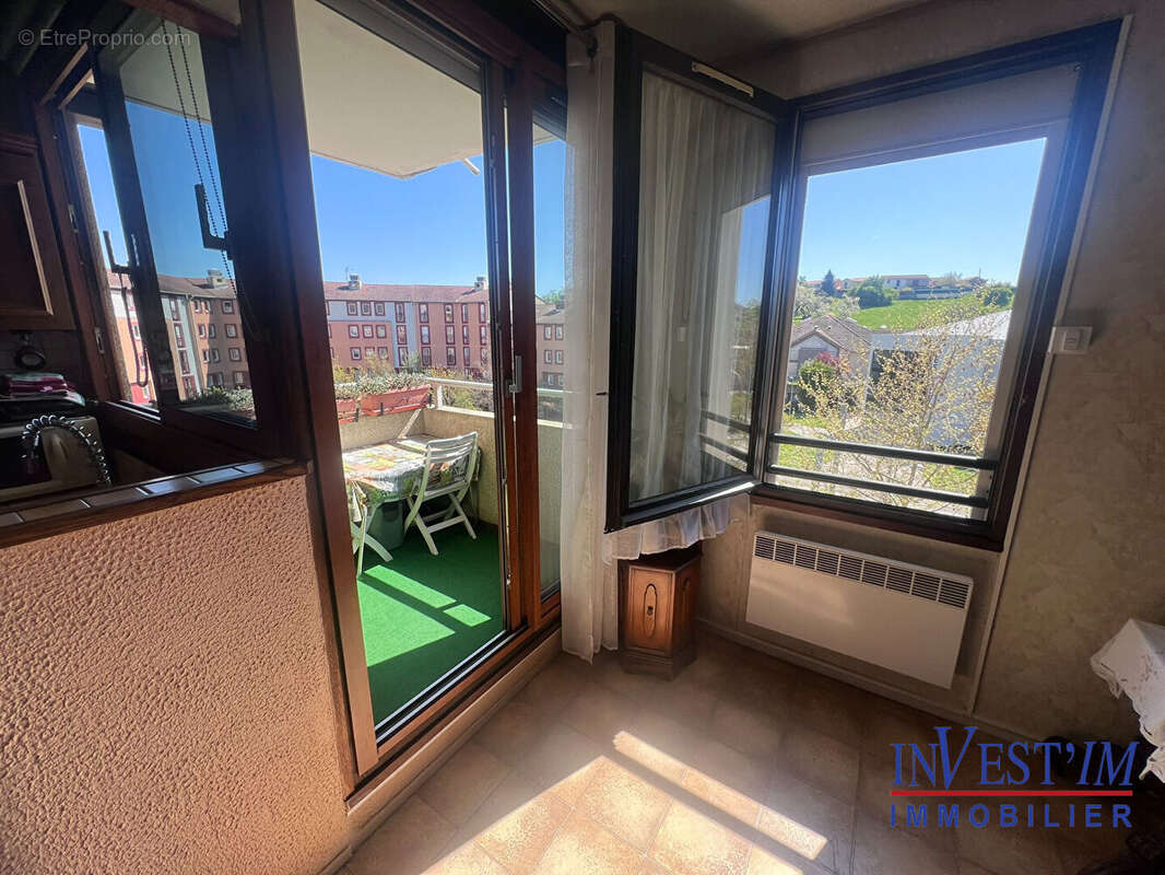 Appartement à SAINT-GENIS-LAVAL