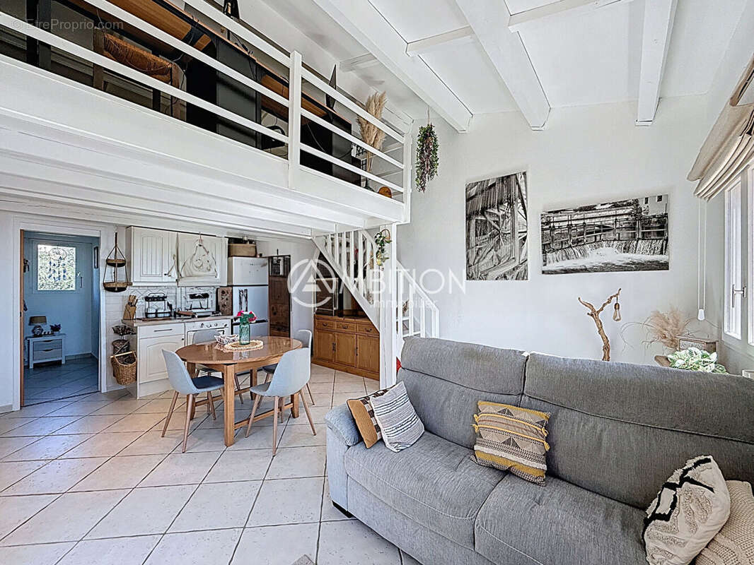 Appartement à ROQUEBRUNE-SUR-ARGENS