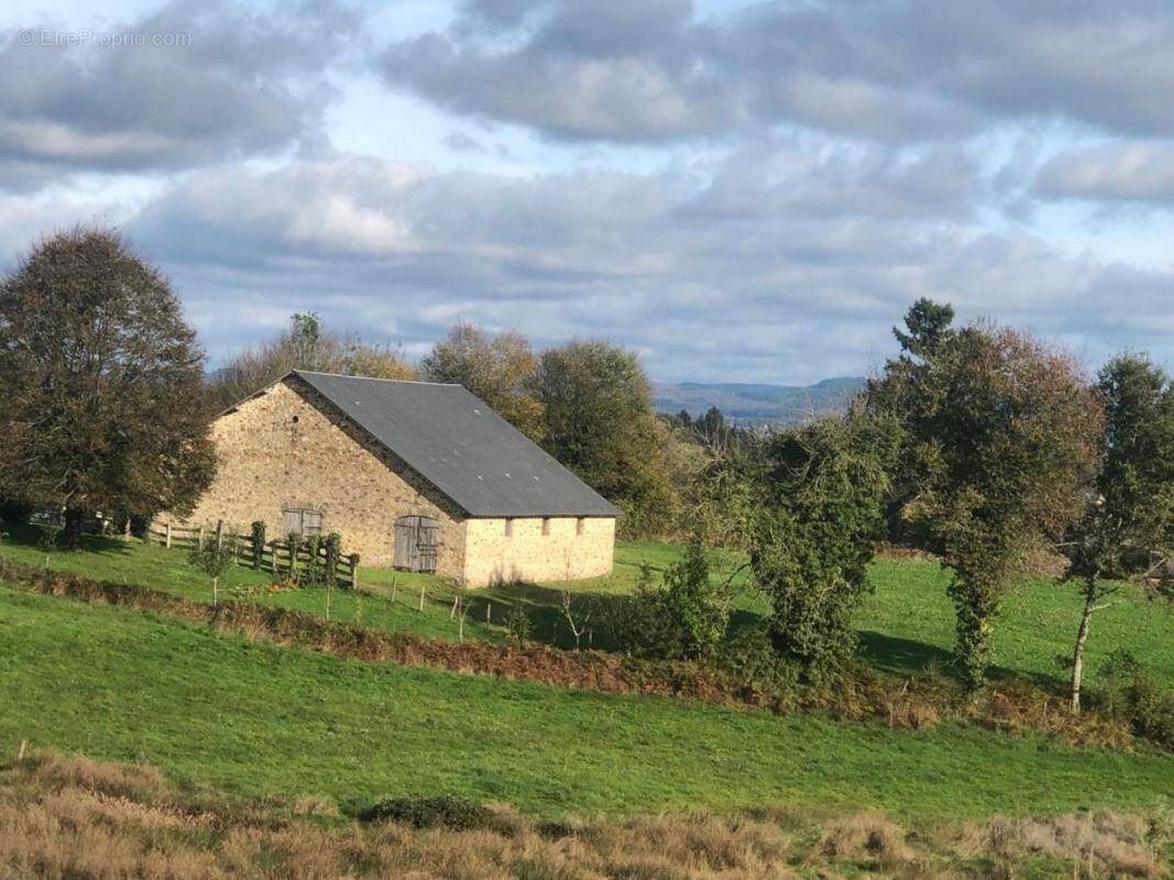 Appartement à EYBURIE