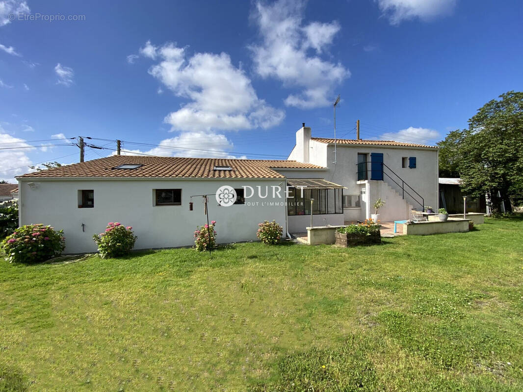 Maison à SAINT-CHRISTOPHE-DU-LIGNERON