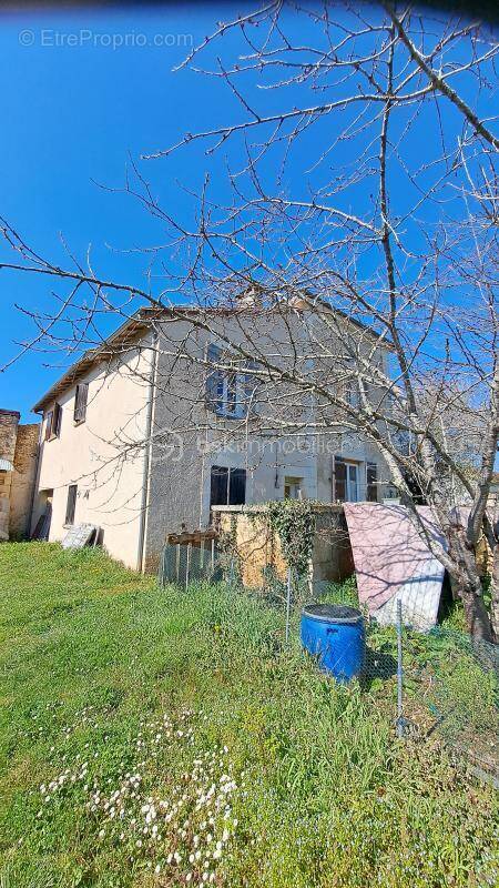 Maison à NEUVIC