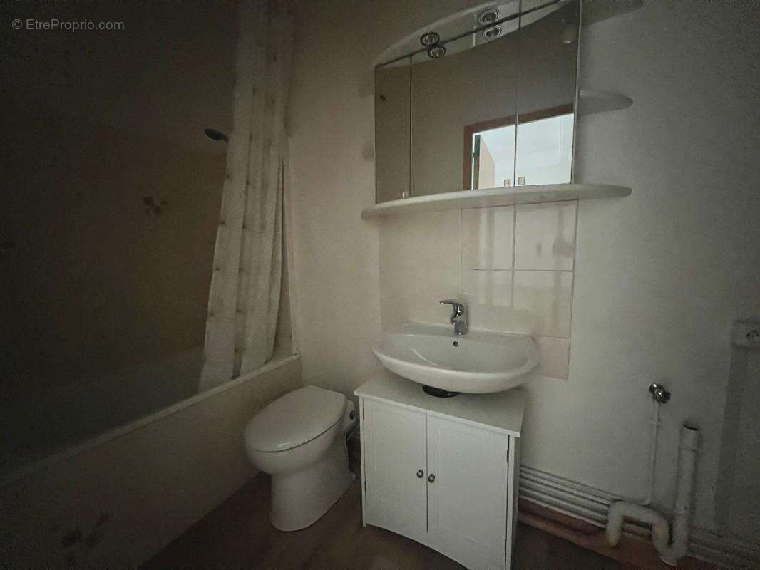 Appartement à COUZON-AU-MONT-D&#039;OR