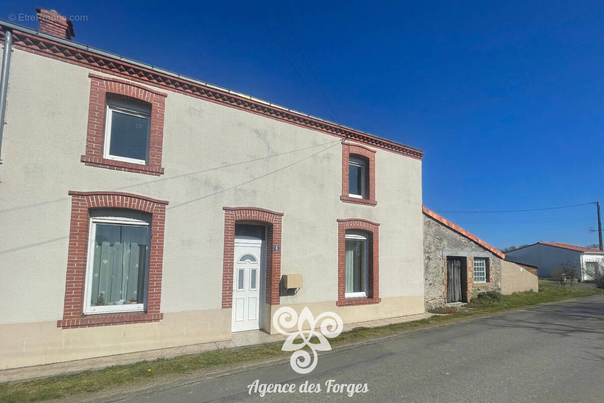 Maison à LA REGRIPPIERE