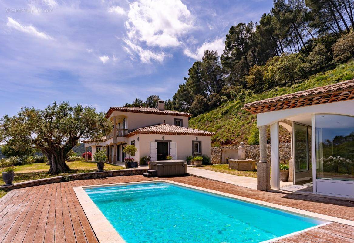 Maison à LA MOTTE