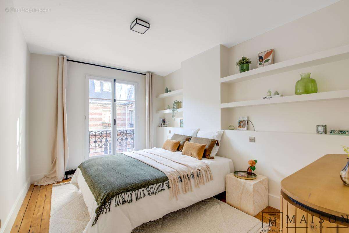 Appartement à PARIS-7E