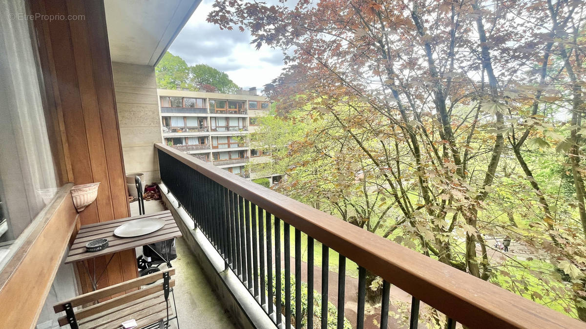Appartement à LA CELLE-SAINT-CLOUD