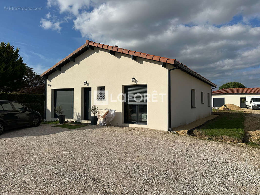 Maison à MONTECH