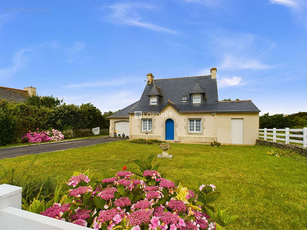 Maison à PLOZEVET