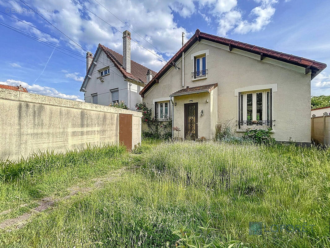 Maison à SAINT-GERMAIN-LES-ARPAJON