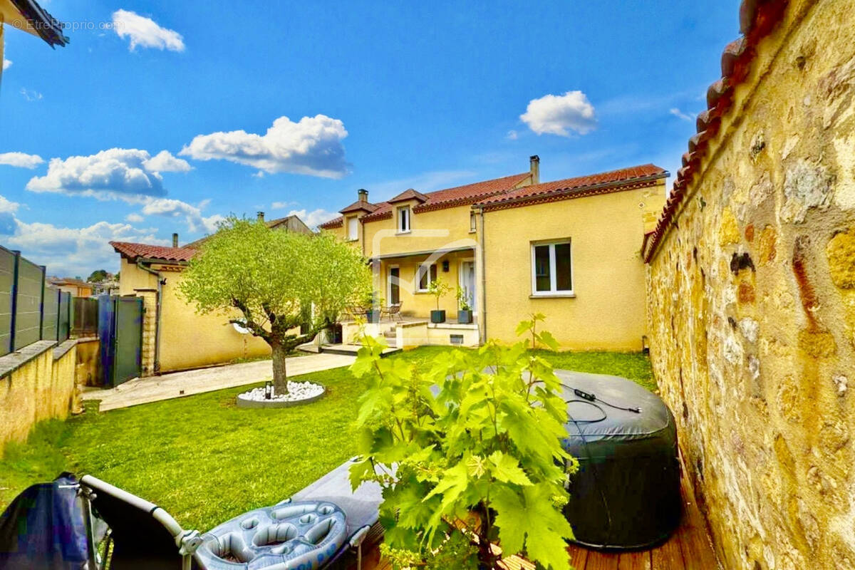 Maison à GOURDON
