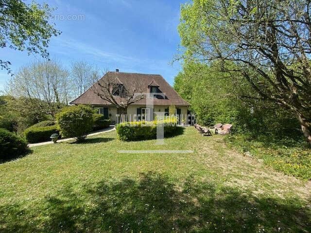 Maison à CHAMPCEVINEL