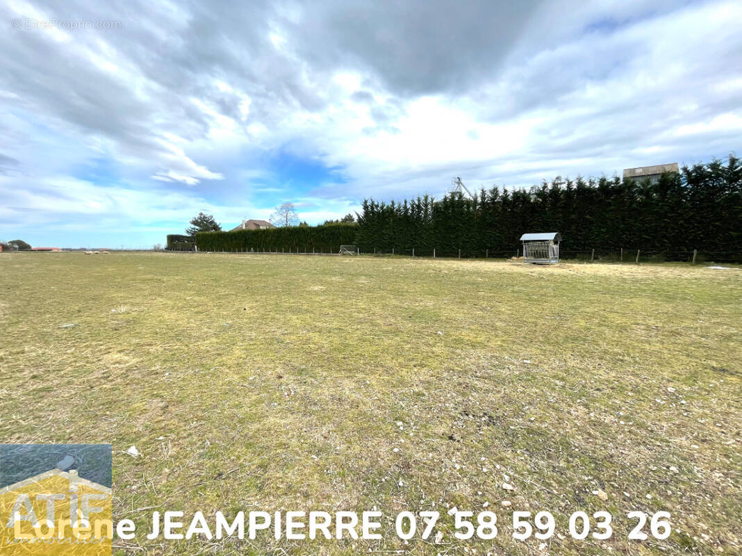 Terrain à SAINTE-AGATHE-LA-BOUTERESSE