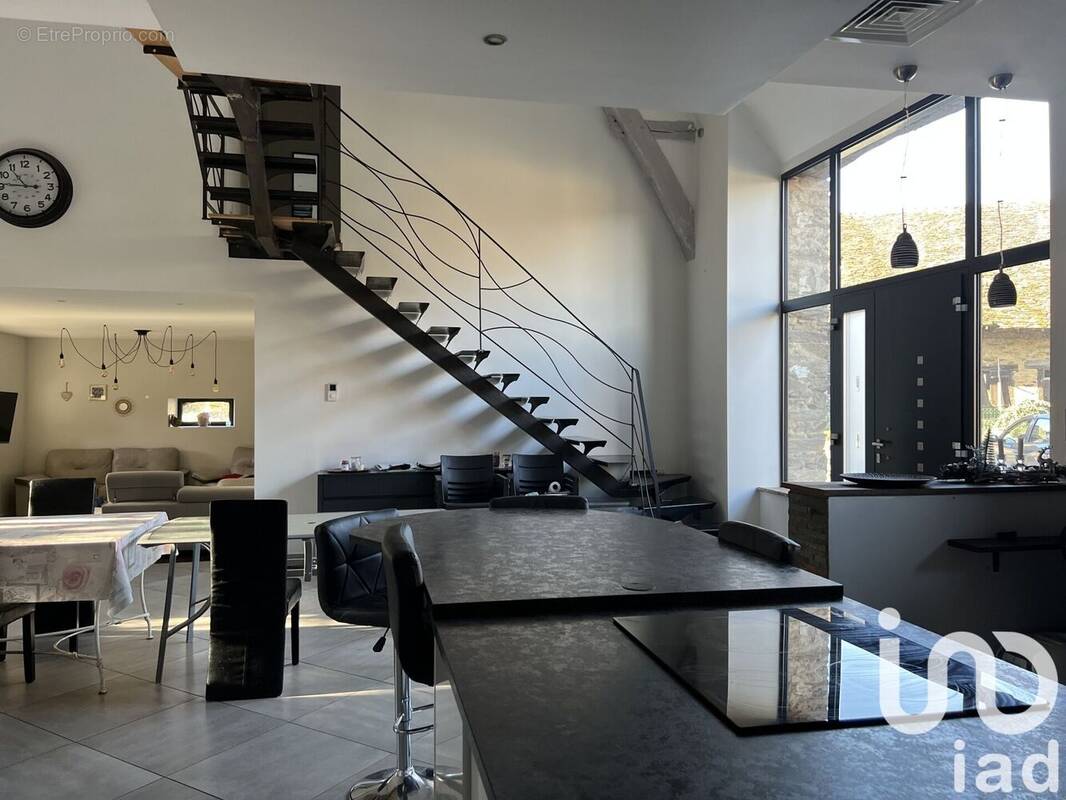Photo 1 - Maison à LUBERSAC