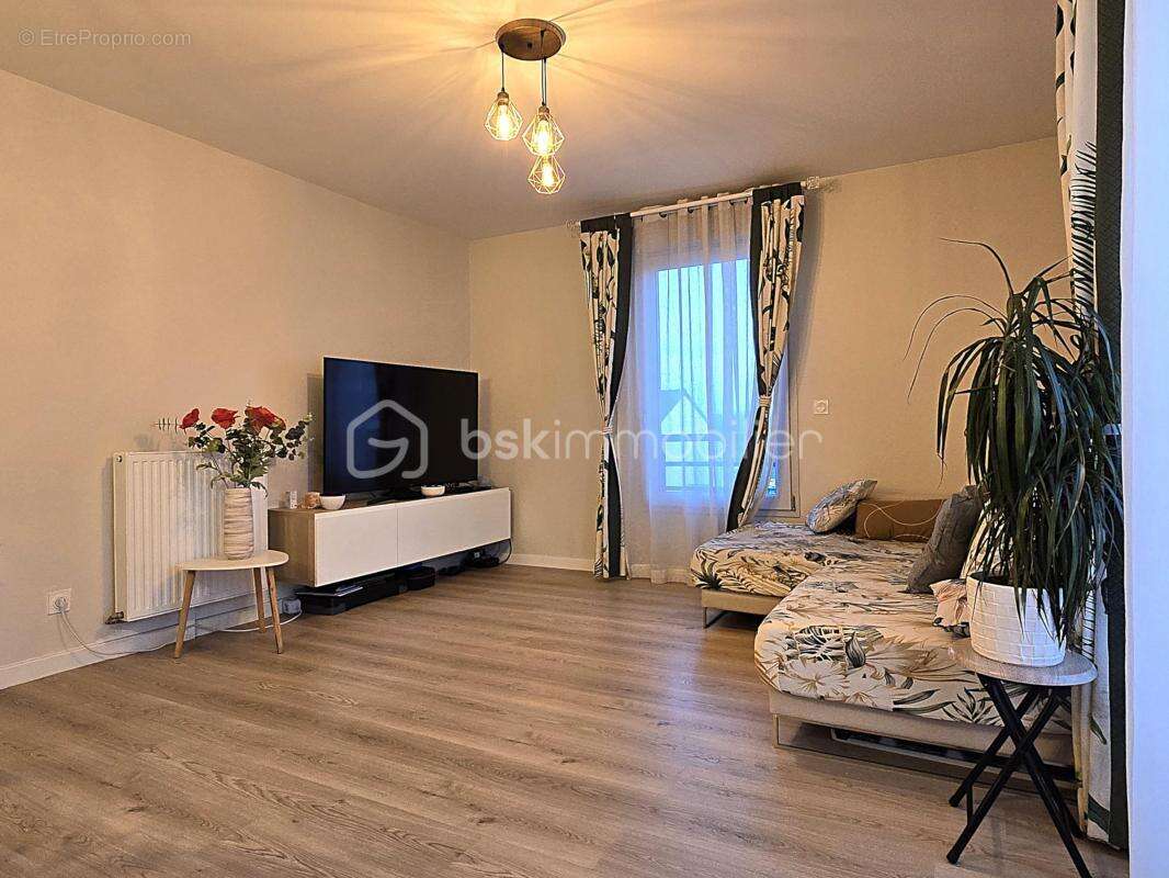 Appartement à CLAYE-SOUILLY