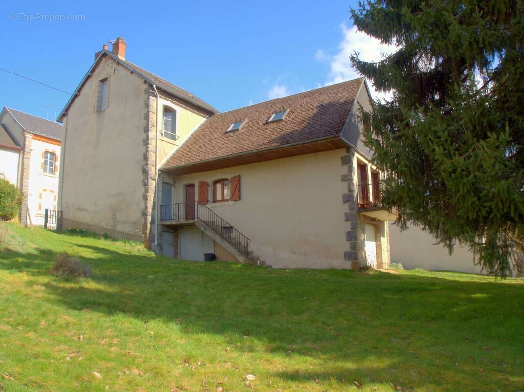 Maison à LA COURTINE