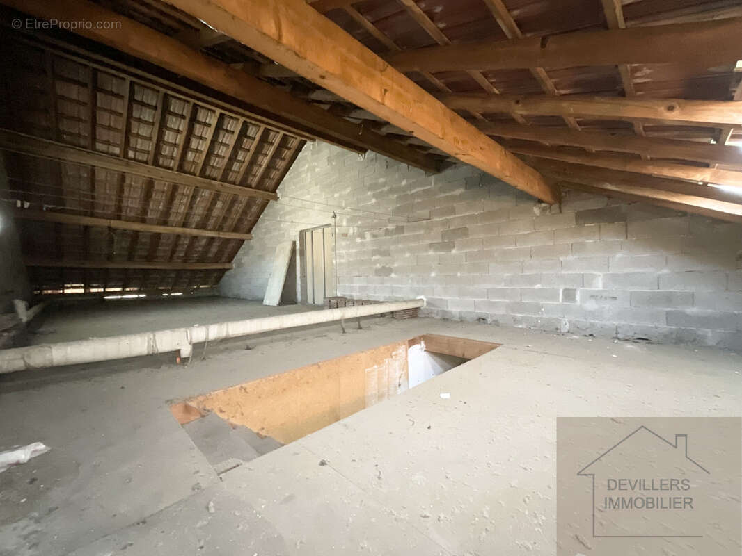 Appartement à NANCRAY